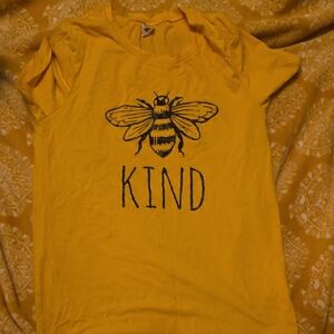 Womens Small Yellow 'Kind' Bee Graphic Tee